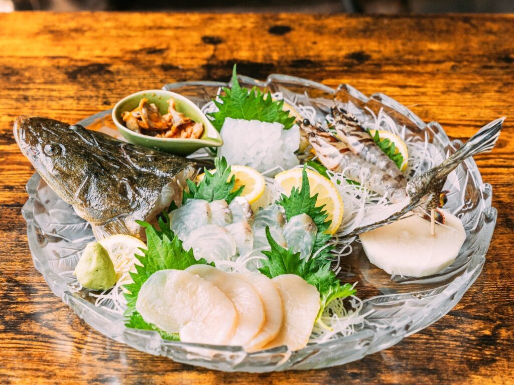 篠島　本日の旬の幸
とれたての食材を使用 どの魚になるかはお楽しみです