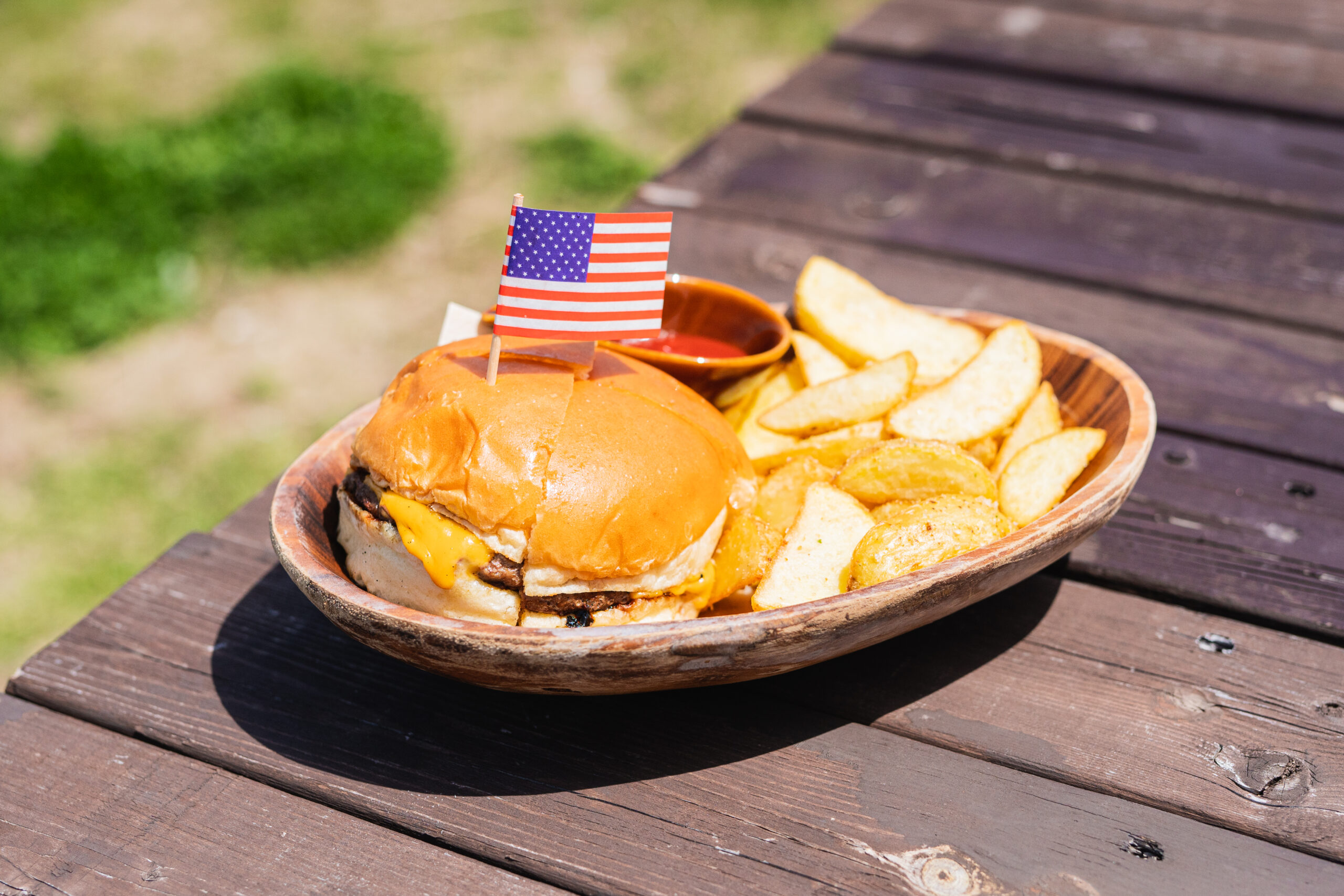 グリルドチーズバーガー（ポテト付）